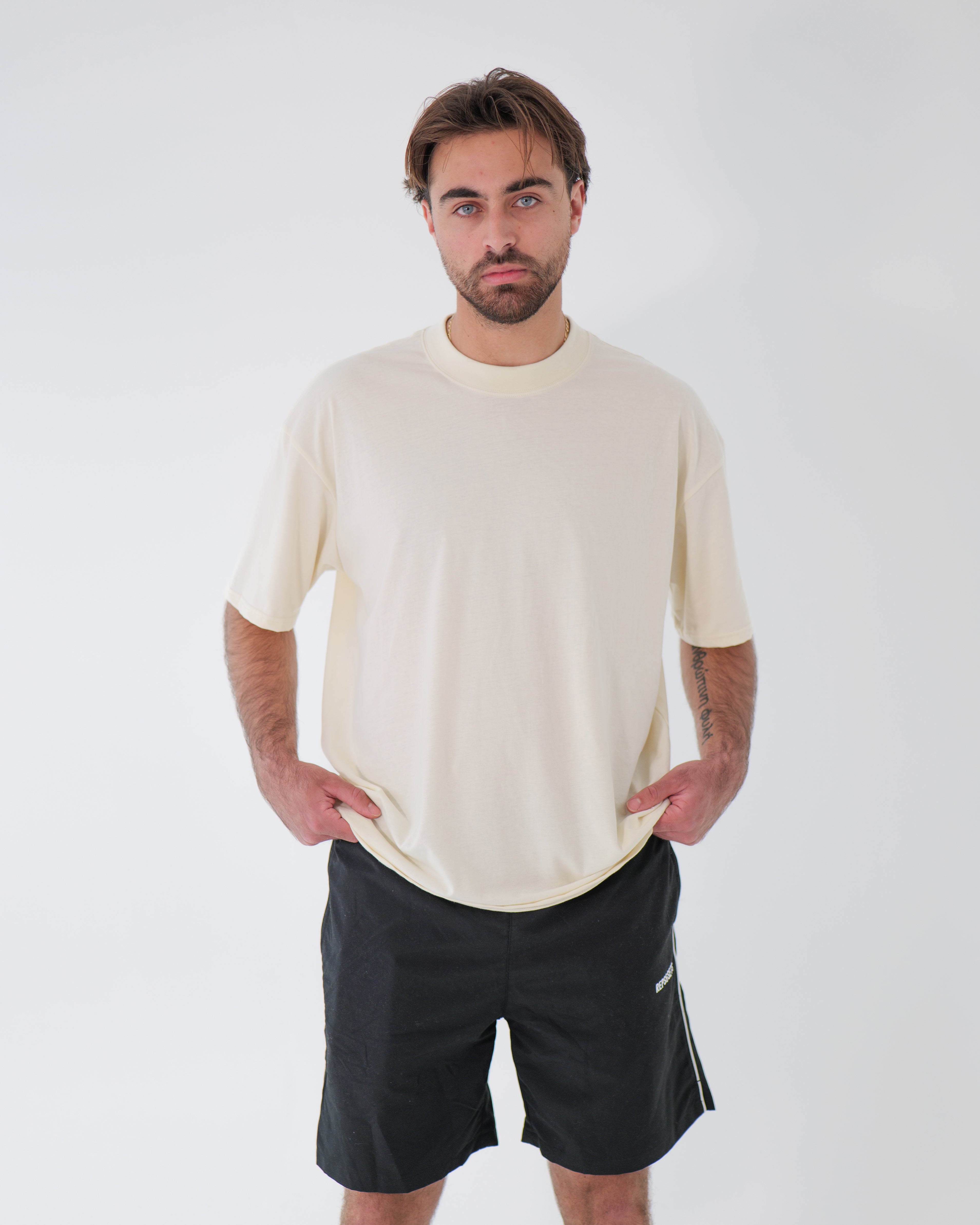 Everyday Oversized T-Shirt Beige – Unisex Casual Streetwear Tee