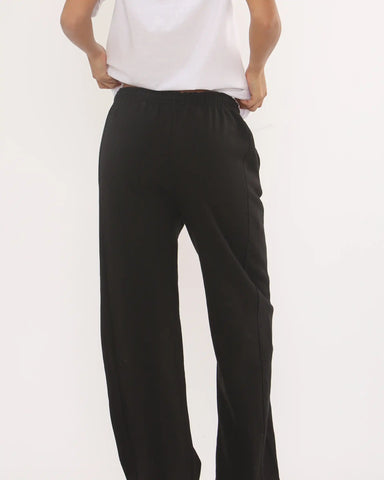 The Essential Straight Leg Trouser - Women’s Black