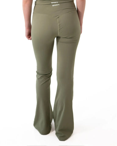 Crossover Flared Leggings – Green